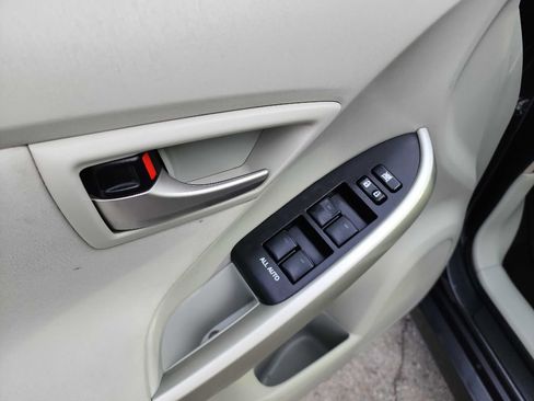 Used 2014 Toyota Prius Three image 13