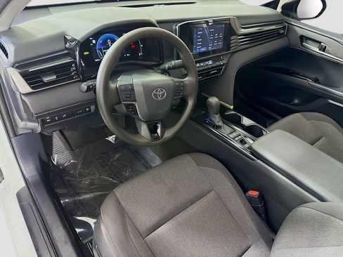 Used 2025 Toyota Camry LE w/ Convenience Package image 23