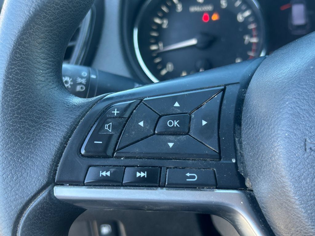 Used 2018 Nissan Rogue S FWD image 17