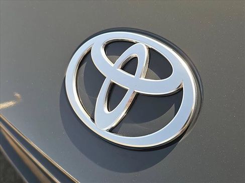 Used 2025 Toyota Camry LE FWD image 30