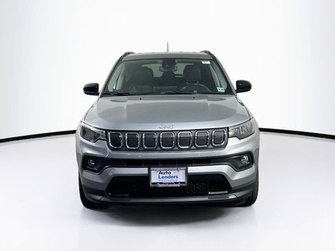 Used 2022 Jeep Compass Latitude w/ Convenience Group AWD/4WD image 2
