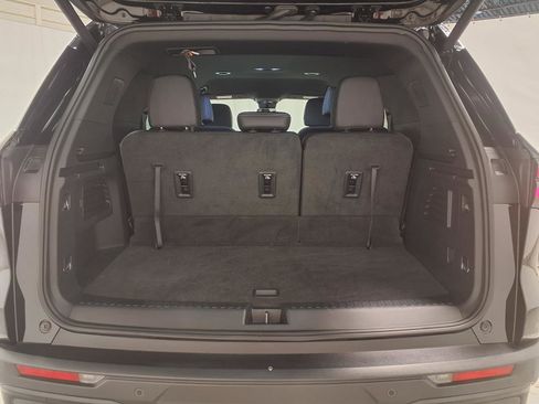 Used 2024 Chevrolet Traverse LT w/ Midnight/Sport Edition FWD image 27