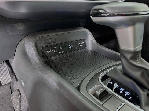 Certified 2025 Hyundai Kona SEL image 35