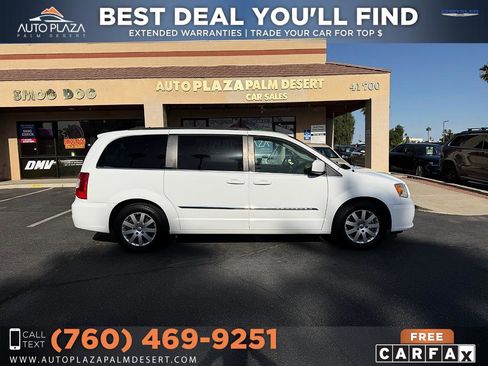 Used 2015 Chrysler Town & Country Touring FWD image 21