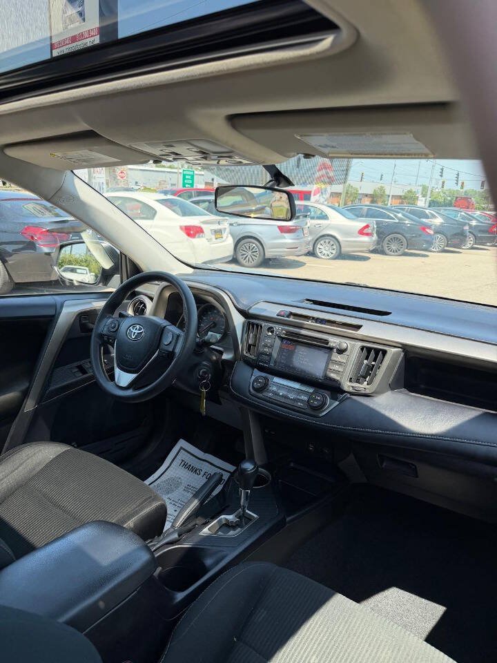 Used 2013 Toyota RAV4 XLE AWD/4WD image 24