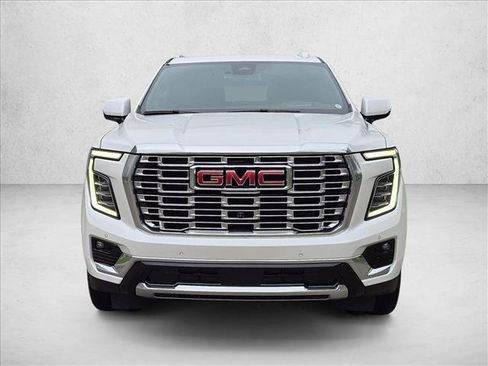 Used 2025 GMC Yukon XL Denali AWD/4WD image 2