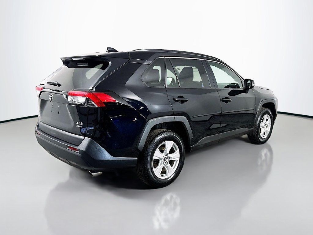 Used 2020 Toyota RAV4 XLE w/ Convenience Package AWD/4WD image 8