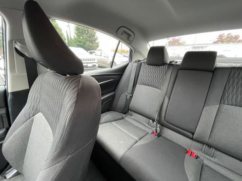 Used 2025 Toyota Camry LE image 39