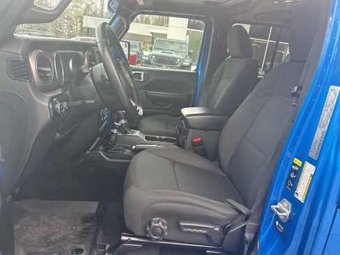 Used 2021 Jeep Gladiator Sport AWD/4WD image 13