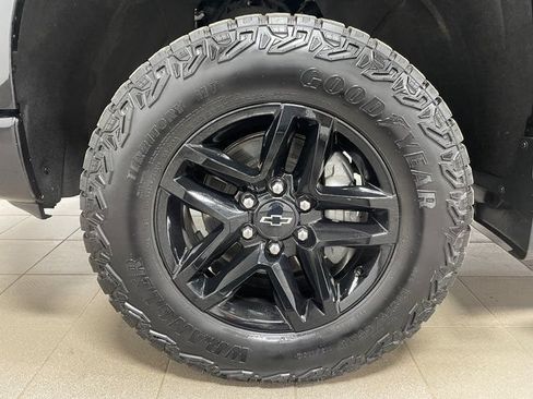 Used 2024 Chevrolet Silverado 1500 LT Trail Boss w/ Convenience Package II AWD/4WD image 7