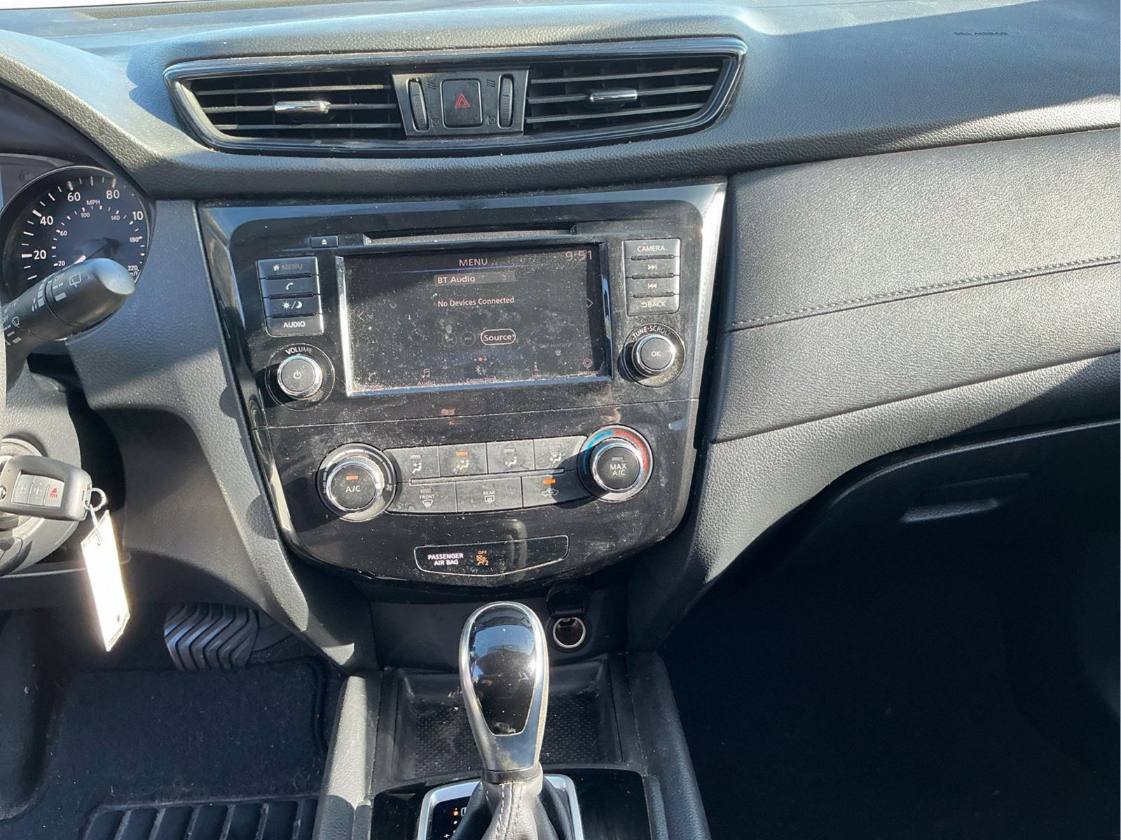 Used 2018 Nissan Rogue S FWD image 16