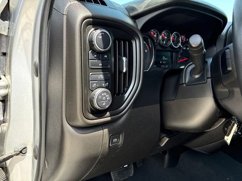 Used 2022 Chevrolet Silverado 2500 Custom w/ Custom Value Package AWD/4WD image 19