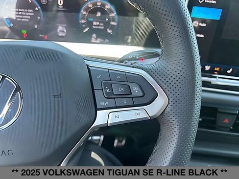 Used 2025 Volkswagen Tiguan SE R-Line AWD/4WD image 27