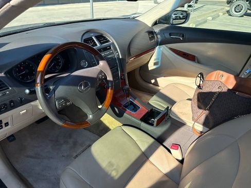Used 2010 Lexus ES 350 w/ Preferred Accessory Package FWD image 10