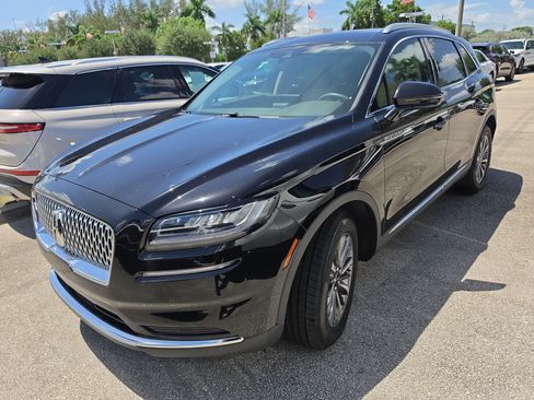 Certified 2023 Lincoln Nautilus AWD image 2