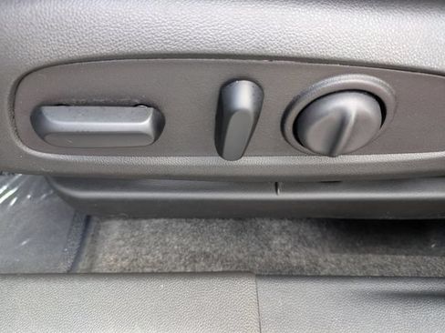 Used 2025 Buick Envista Sport Touring w/ Convenience I Package FWD image 22