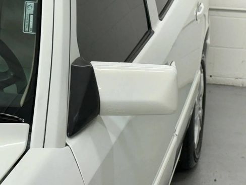 Used 1990 Mercedes-Benz 300 E 3.0 image 11