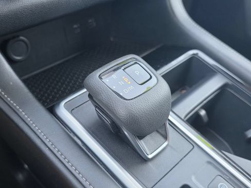 Used 2024 Nissan Pathfinder SV FWD image 30