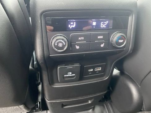 Used 2023 GMC Acadia Denali AWD/4WD image 33