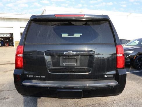 Used 2018 Chevrolet Suburban Premier AWD/4WD image 6