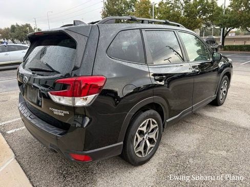 Used 2020 Subaru Forester Premium image 4