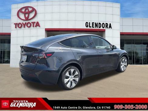 Used 2024 Tesla Model Y Long Range AWD/4WD image 11