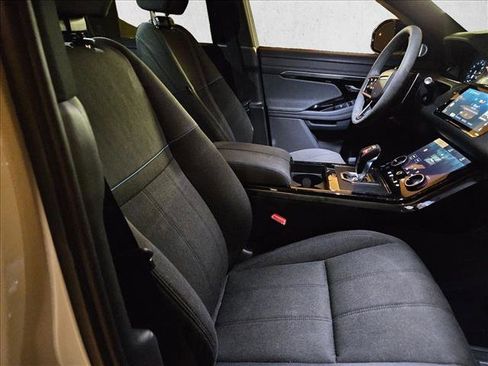 Used 2022 Land Rover Range Rover Evoque R-Dynamic SE image 17