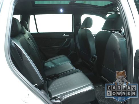 Used 2024 Volkswagen Tiguan SE R-Line AWD/4WD image 17