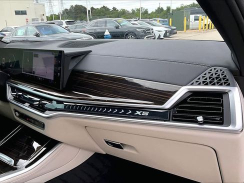 Used 2026 BMW X5 xDrive40i w/ Executive Package image 17