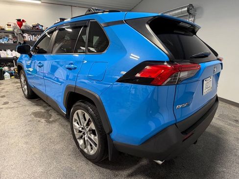 Used 2019 Toyota RAV4 XLE Premium w/ All Weather Liner Package AWD/4WD image 3
