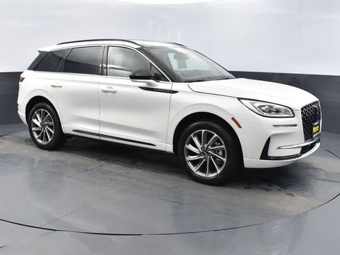 New 2025 Lincoln Corsair Grand Touring image 3