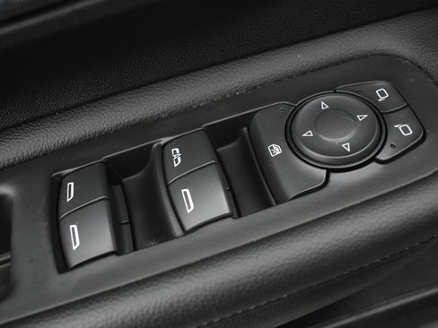 Used 2022 GMC Terrain SLT w/ Tech Package image 12