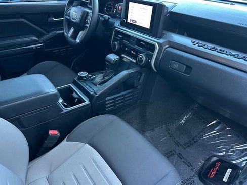 Used 2024 Toyota Tacoma TRD Off-Road image 17