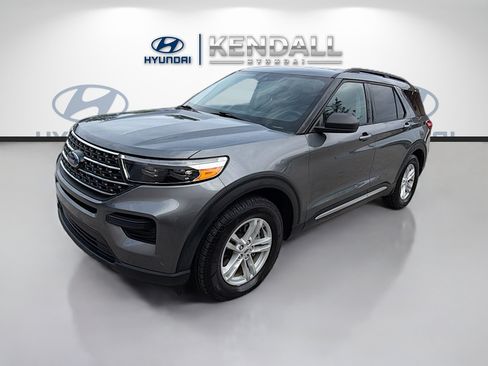 Used 2021 Ford Explorer XLT RWD image 3