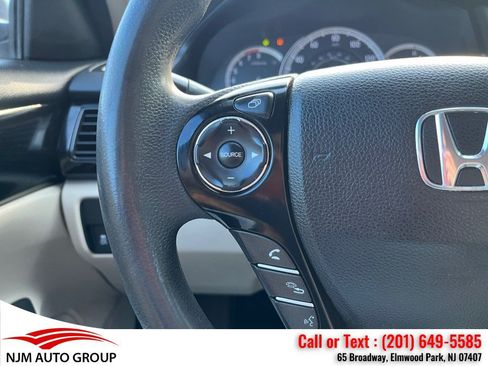 Used 2017 Honda Accord LX image 23