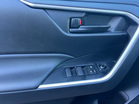 Used 2023 Toyota RAV4 LE AWD/4WD image 11