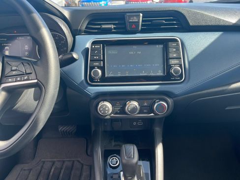 Used 2025 Nissan Versa SV FWD image 16