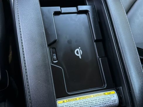 Used 2022 Toyota Highlander XLE AWD/4WD image 30