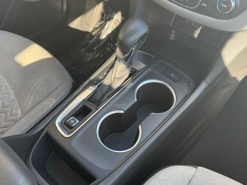 Used 2022 Chevrolet Equinox LT image 22