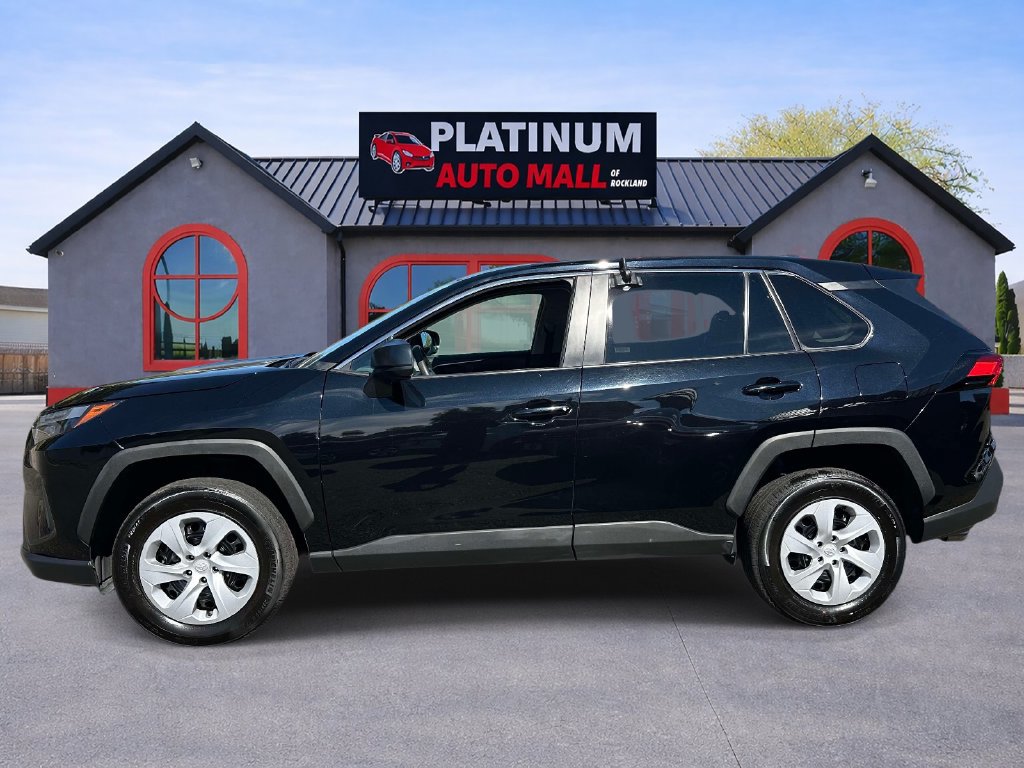 Used 2025 Toyota RAV4 LE AWD/4WD image 6