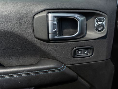 Used 2024 Jeep Wrangler High Altitude AWD/4WD image 15