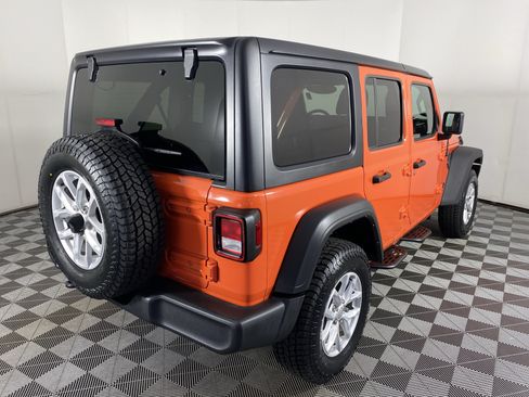 Used 2023 Jeep Wrangler Unlimited Sport AWD/4WD image 7