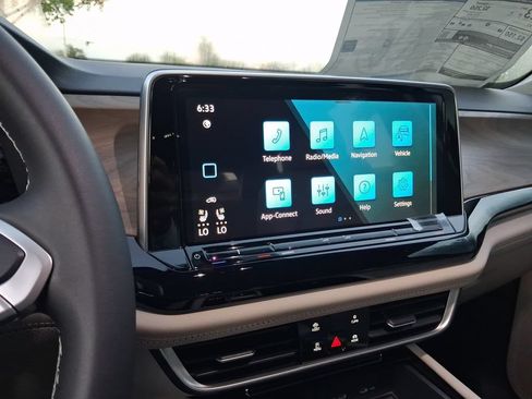 New 2026 Volkswagen Atlas SE FWD image 8