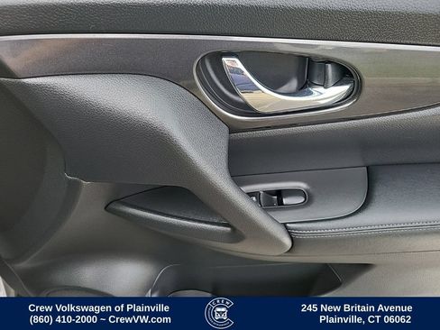 Used 2018 Nissan Rogue SV AWD/4WD image 42