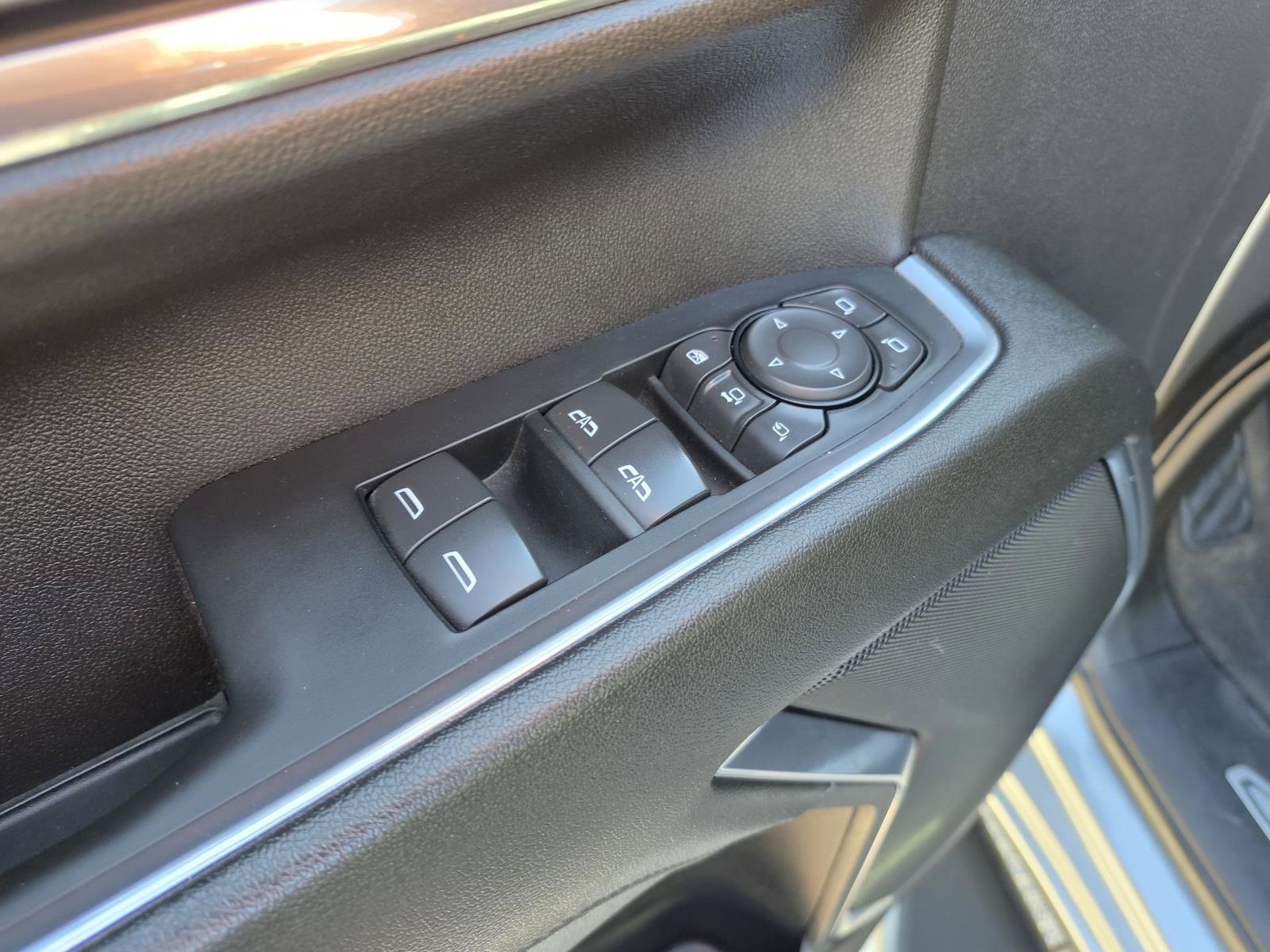 Used 2024 Chevrolet Silverado 2500 LTZ AWD/4WD image 19
