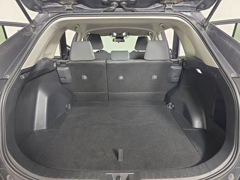 Used 2024 Toyota RAV4 XLE AWD/4WD image 27