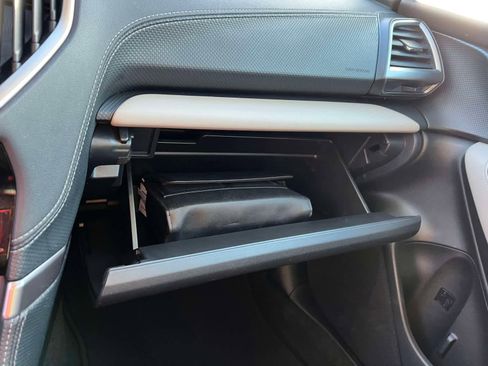 Used 2022 Subaru Forester Limited image 32