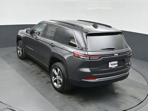 New 2026 Jeep Grand Cherokee Limited w/ Trailer Tow Package RWD image 33