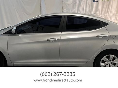 Used 2016 Hyundai Elantra SE image 4