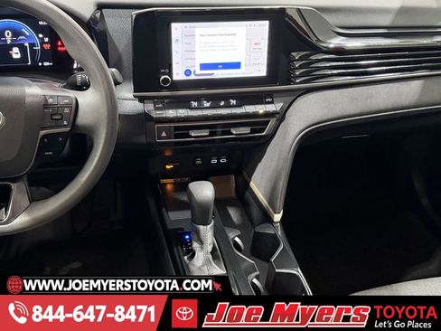 Used 2025 Toyota Camry LE image 17